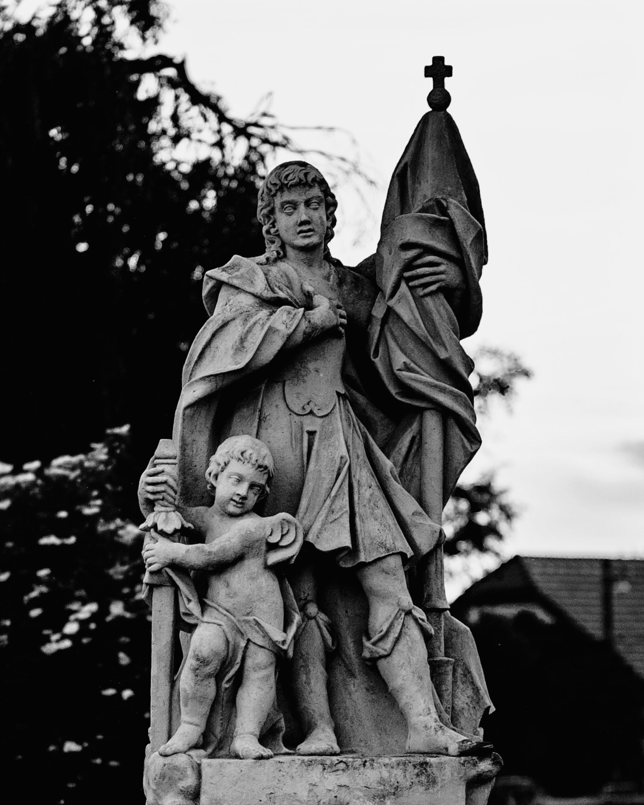 A statue of a woman holding a child