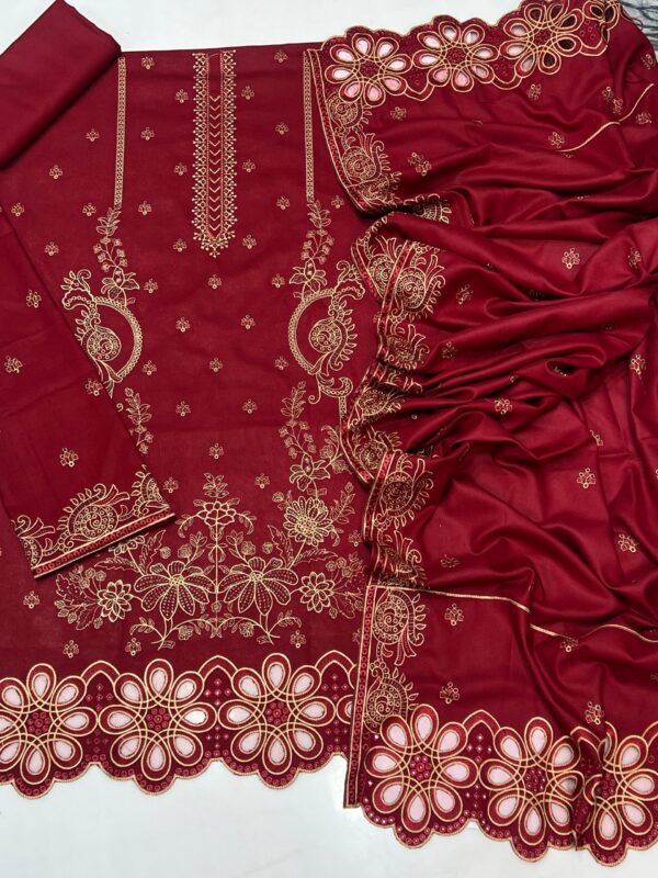 woman bareeze winter collection