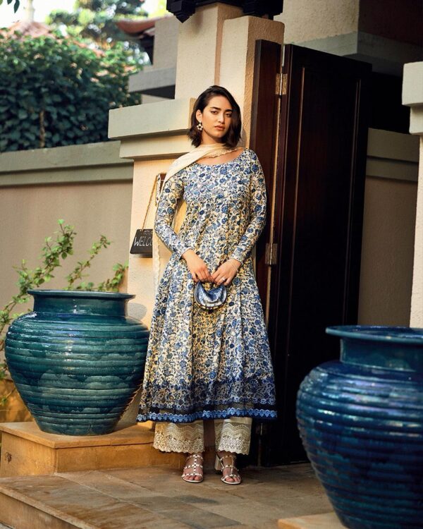 Zainab Chottani lawn printed With Embroidery Organza