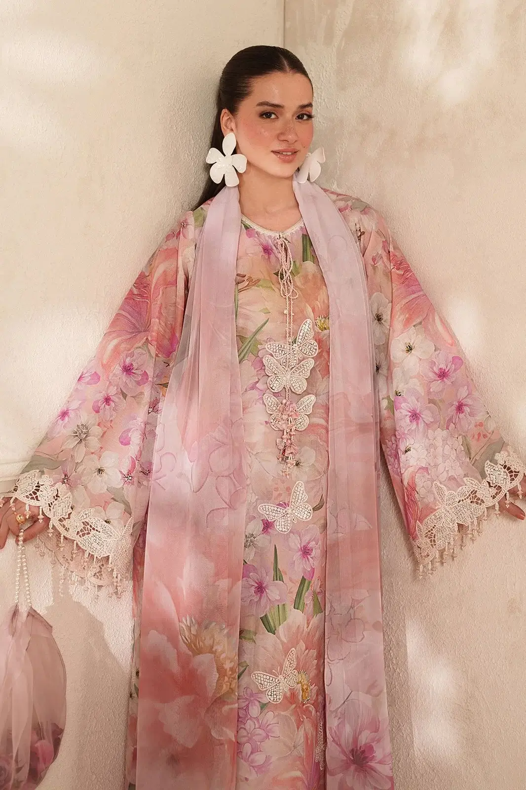 Baroque lawn sale 70 off unstitched - digital printed three piece suit - oye ji Baroque lawn sale 70 off unstitched blush pink embroidered butterfly neck patch details oye ji
