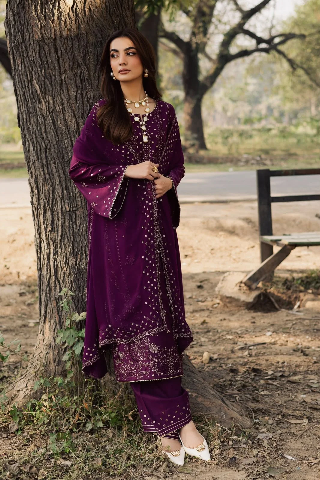 Batik winter collection sale unstitched dhanak embroidered 3pc - oye ji Sale unstitched dhanak embroidered 3pc side look